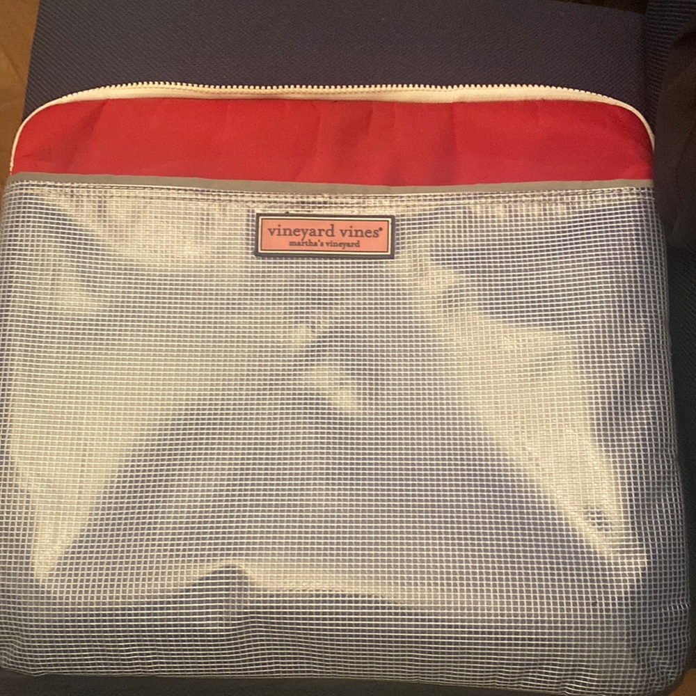 Vineyard Vines laptop case